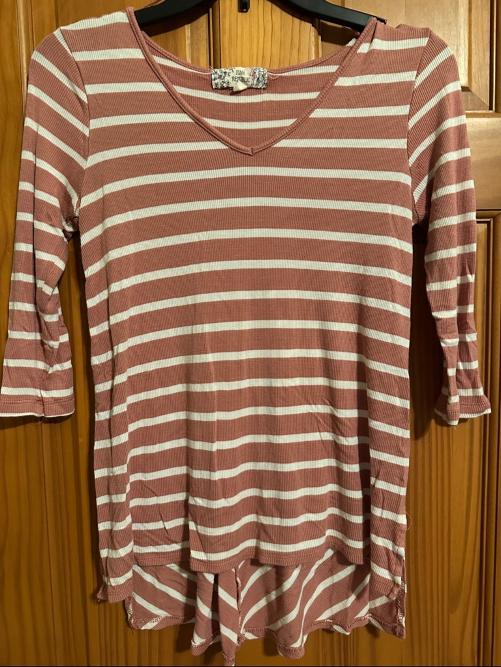 Striped V-Neck elbow length sleeve. Women's Top in Dusty Rose and White